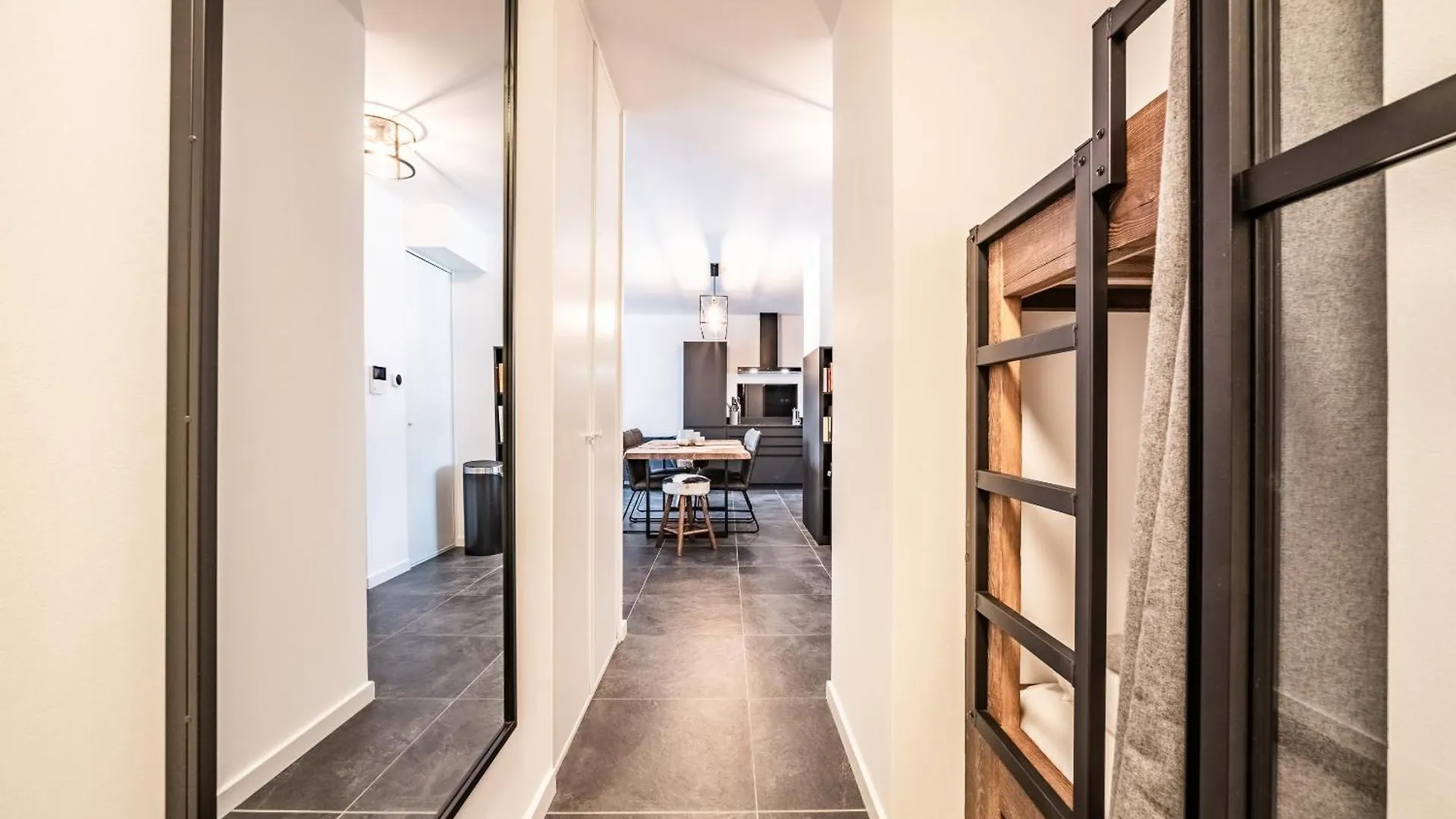 Apartment Rivulet, Chatel- By Emerald Stay